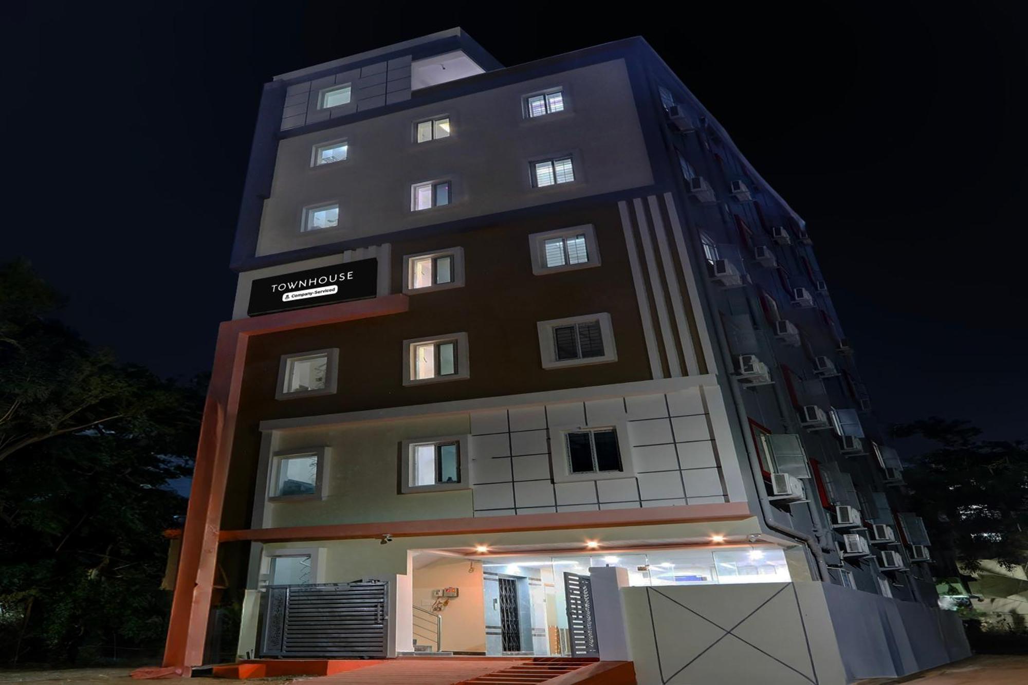 Super Townhouse Nanak Ram Guda Near Waverock Sez Hyderabad Eksteriør bilde