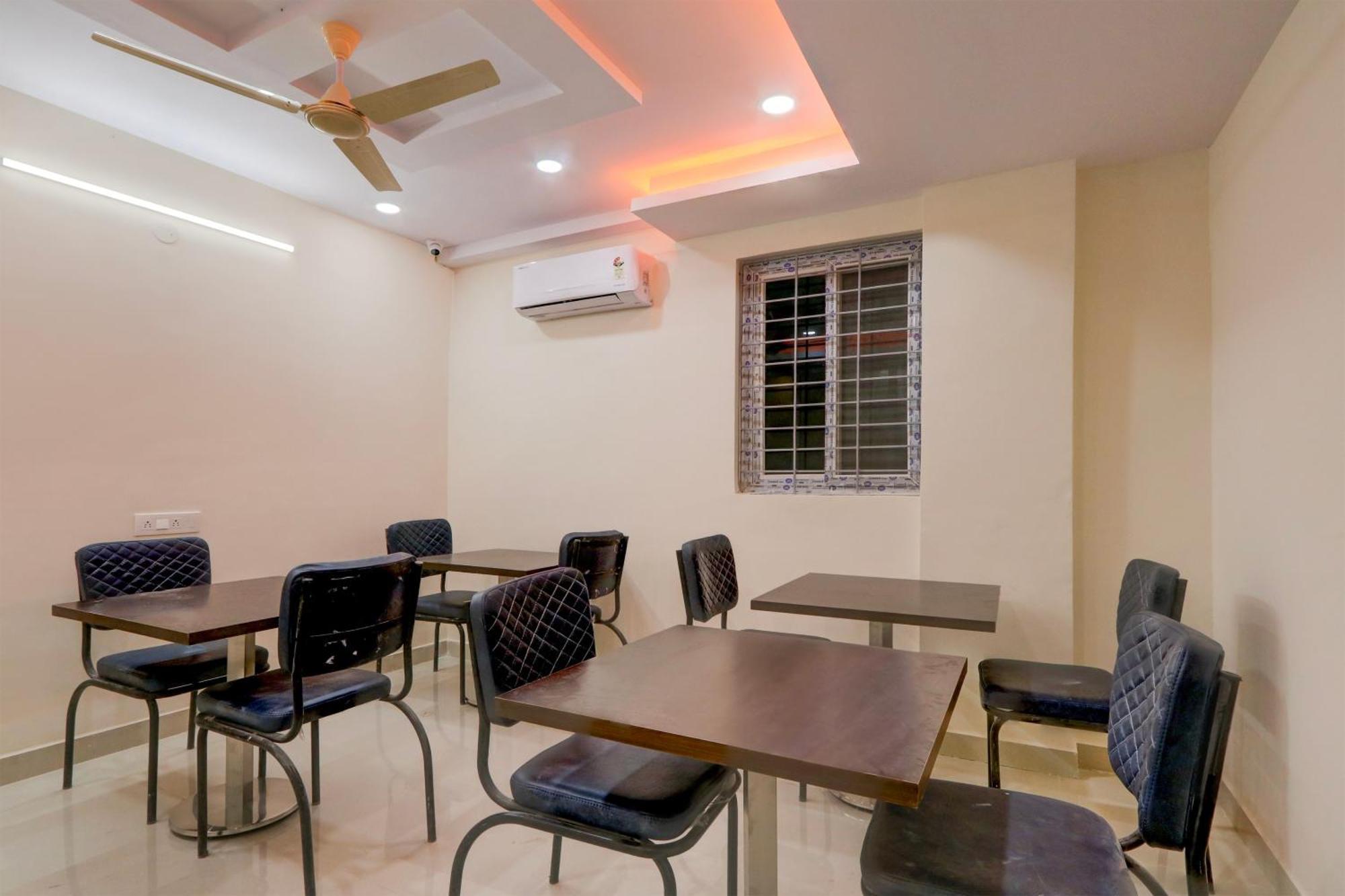 Super Townhouse Nanak Ram Guda Near Waverock Sez Hyderabad Eksteriør bilde