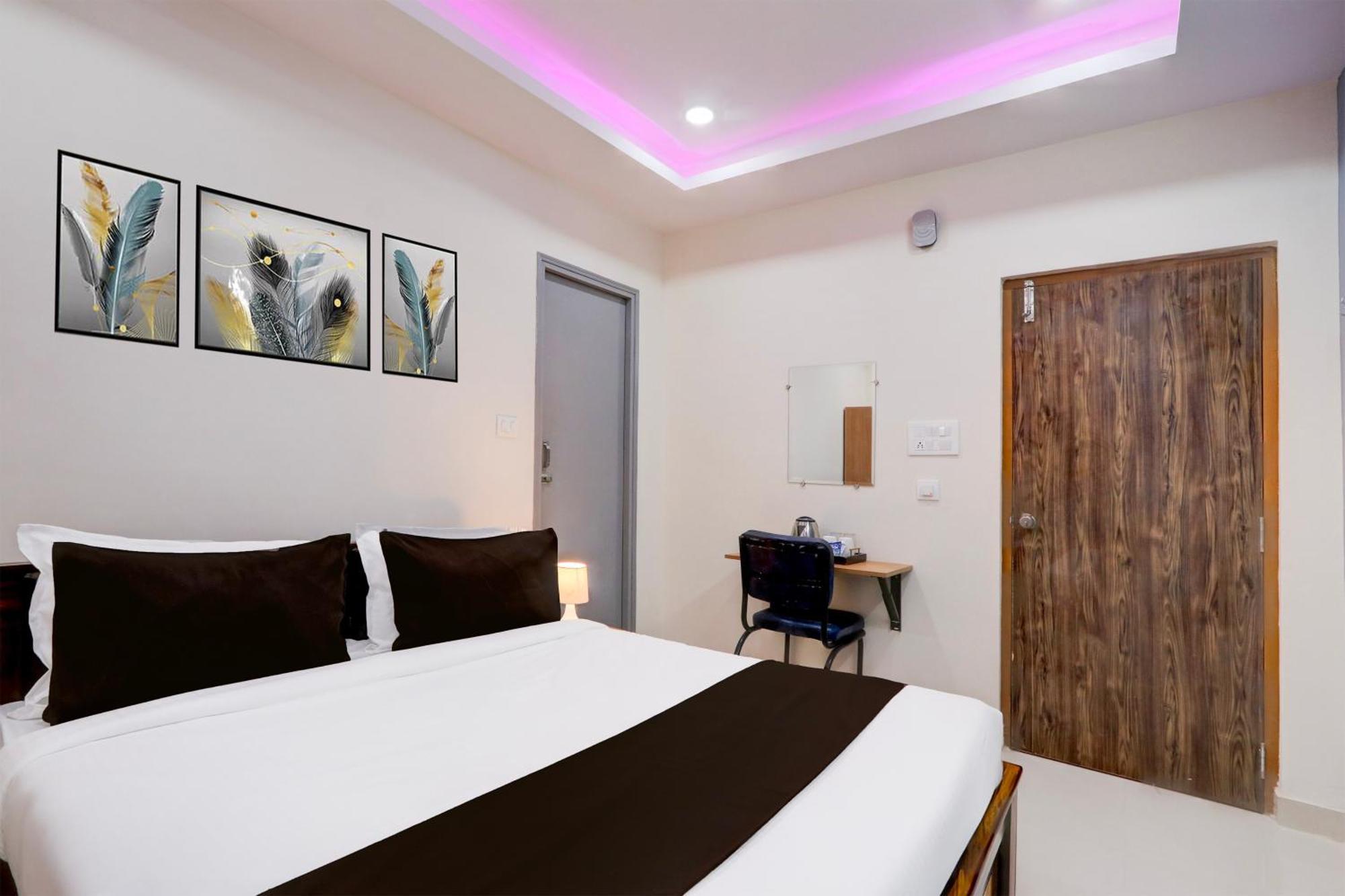 Super Townhouse Nanak Ram Guda Near Waverock Sez Hyderabad Eksteriør bilde