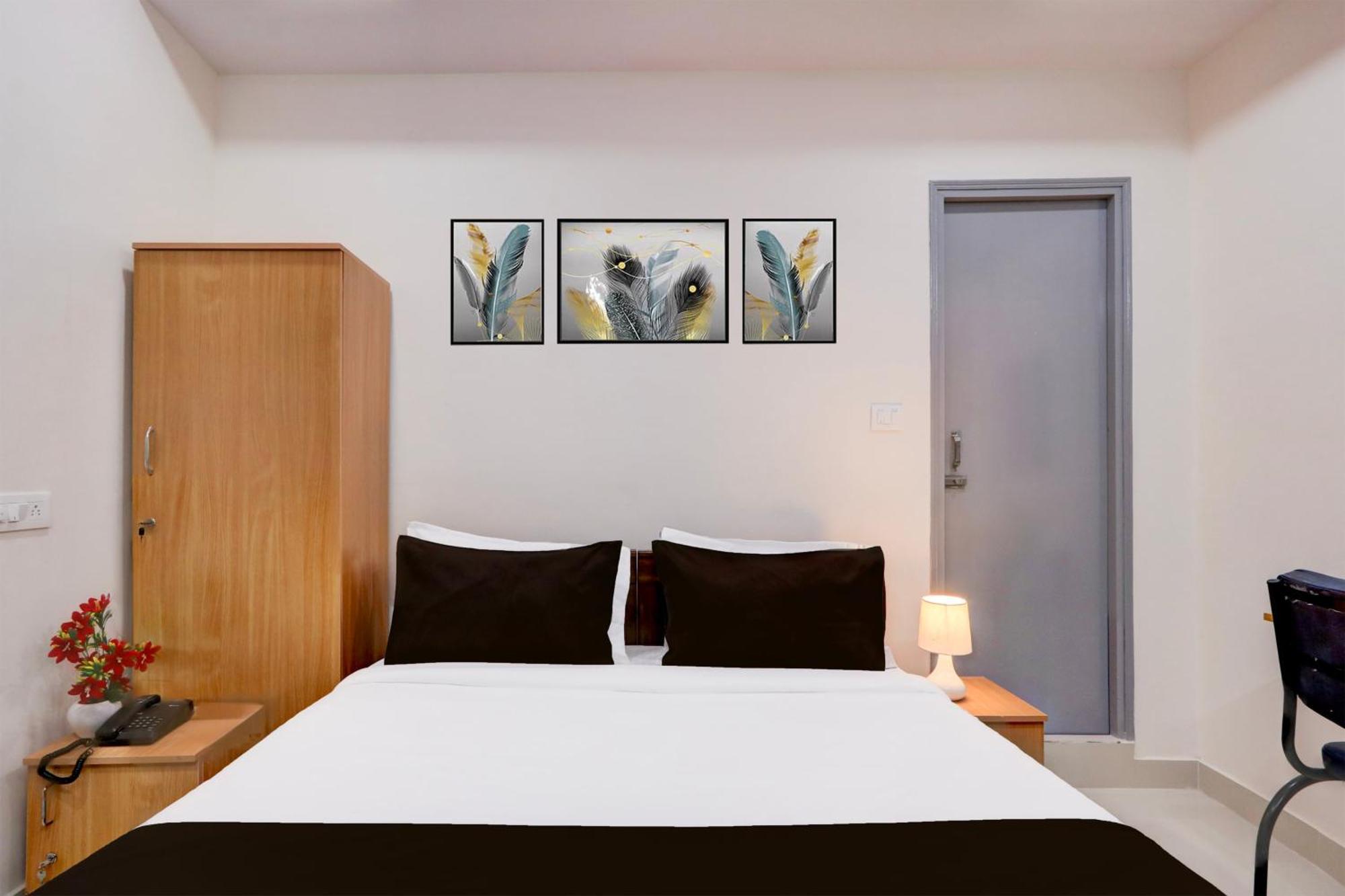 Super Townhouse Nanak Ram Guda Near Waverock Sez Hyderabad Eksteriør bilde
