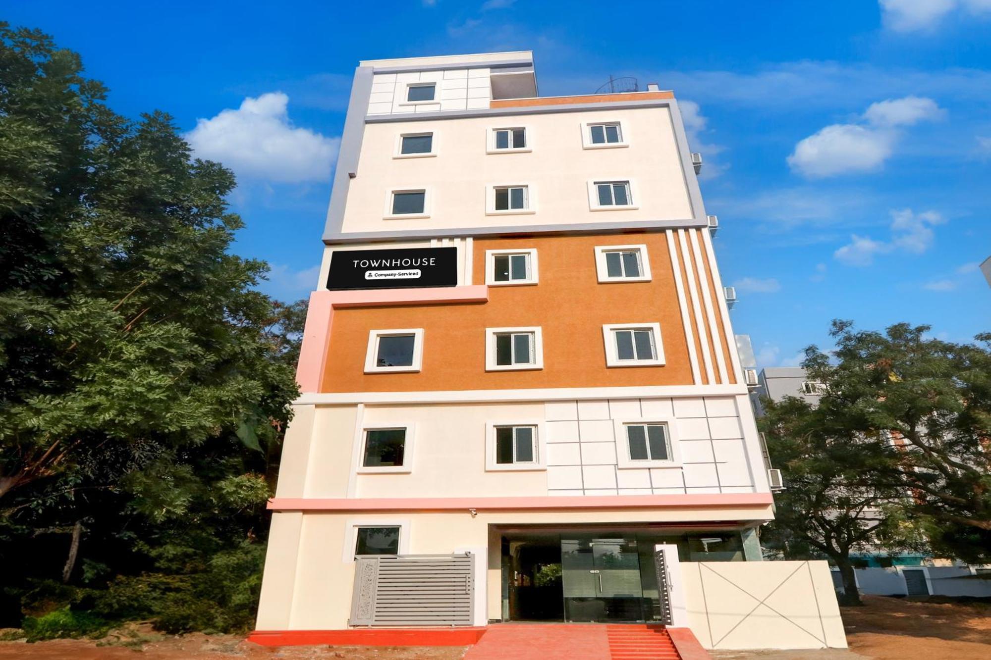 Super Townhouse Nanak Ram Guda Near Waverock Sez Hyderabad Eksteriør bilde